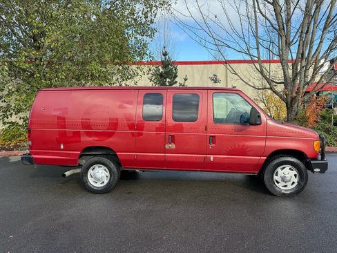 Used 2005 Ford E-350 and Econoline 350 Extended Super Duty image 4