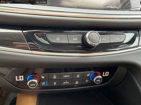 Used 2019 Buick Enclave Premium w/ Experience Buick Package AWD/4WD image 31