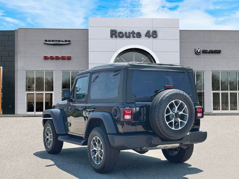 Used 2025 Jeep Wrangler Sport AWD/4WD image 4