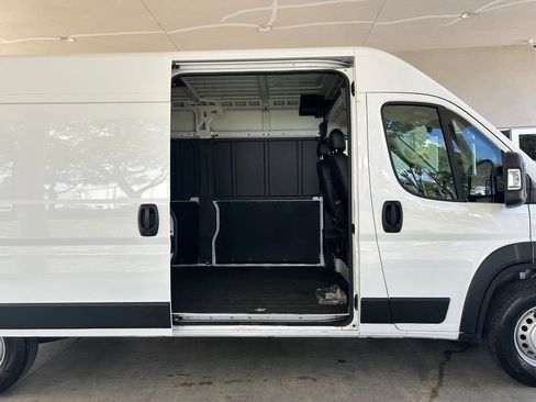 Used 2025 RAM ProMaster 2500 w/ Convenience Group FWD image 23