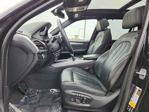 Used 2018 BMW X5 xDrive50i w/ M Sport Package image 13