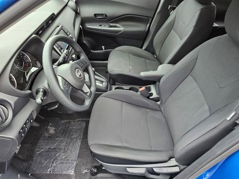 New 2025 Nissan Kicks Play S image 7