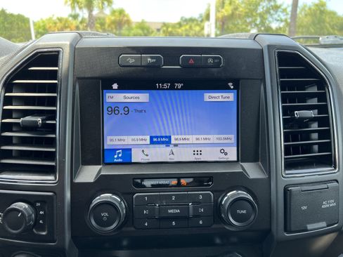 Used 2019 Ford F150 XLT w/ Equipment Group 302A Luxury AWD/4WD image 23