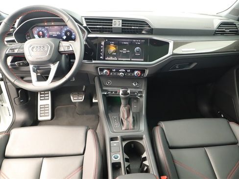 Certified 2025 Audi Q3 2.0T Premium Plus w/ Premium Plus Package image 19