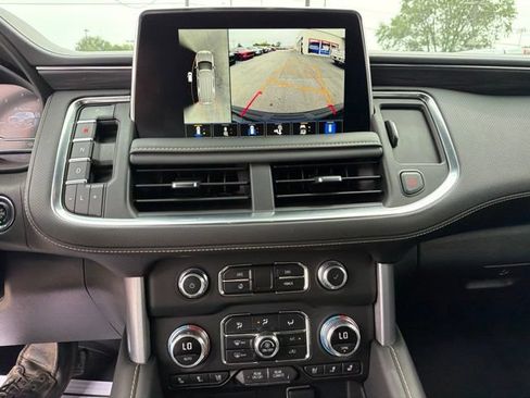 Certified 2023 GMC Yukon SLT w/ SLT Premium Package AWD/4WD image 18