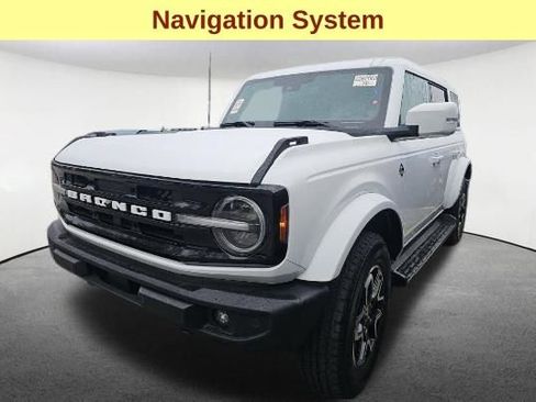 Used 2025 Ford Bronco Outer Banks image 4