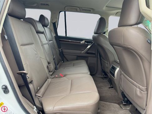 Used 2015 Lexus GX 460 w/ Premium Package AWD/4WD image 28