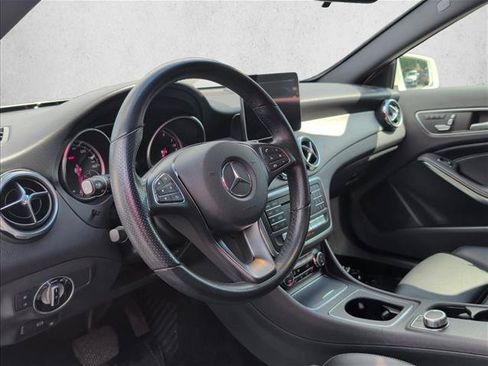 Used 2019 Mercedes-Benz GLA 250 image 9