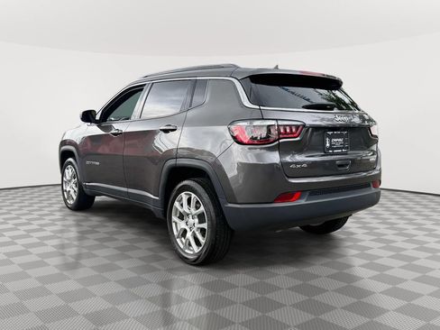 Used 2023 Jeep Compass Latitude AWD/4WD image 5