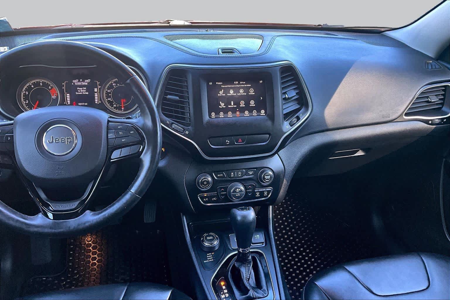 Used 2020 Jeep Cherokee Latitude Plus AWD/4WD image 7
