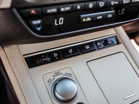 Used 2018 Lexus ES 350 w/ Luxury Package w/Wood Trim FWD image 63