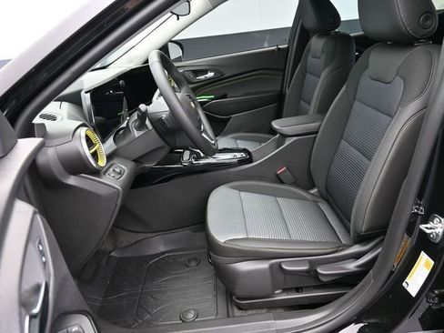 New 2026 Chevrolet Trax LT w/ Driver Confidence Package FWD image 39