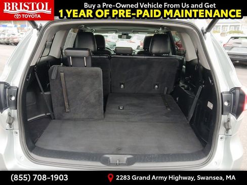 Used 2017 Toyota Highlander XLE w/ Carpet Mat Package image 34