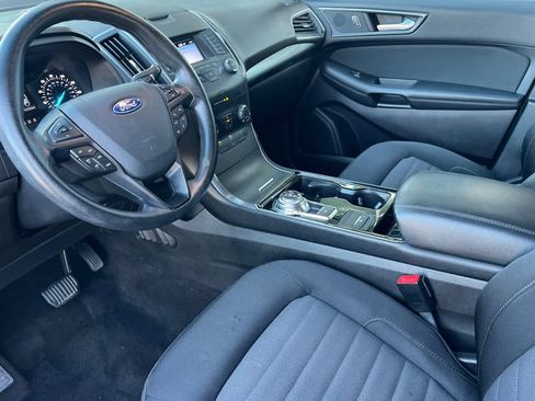 Used 2019 Ford Edge SE image 11
