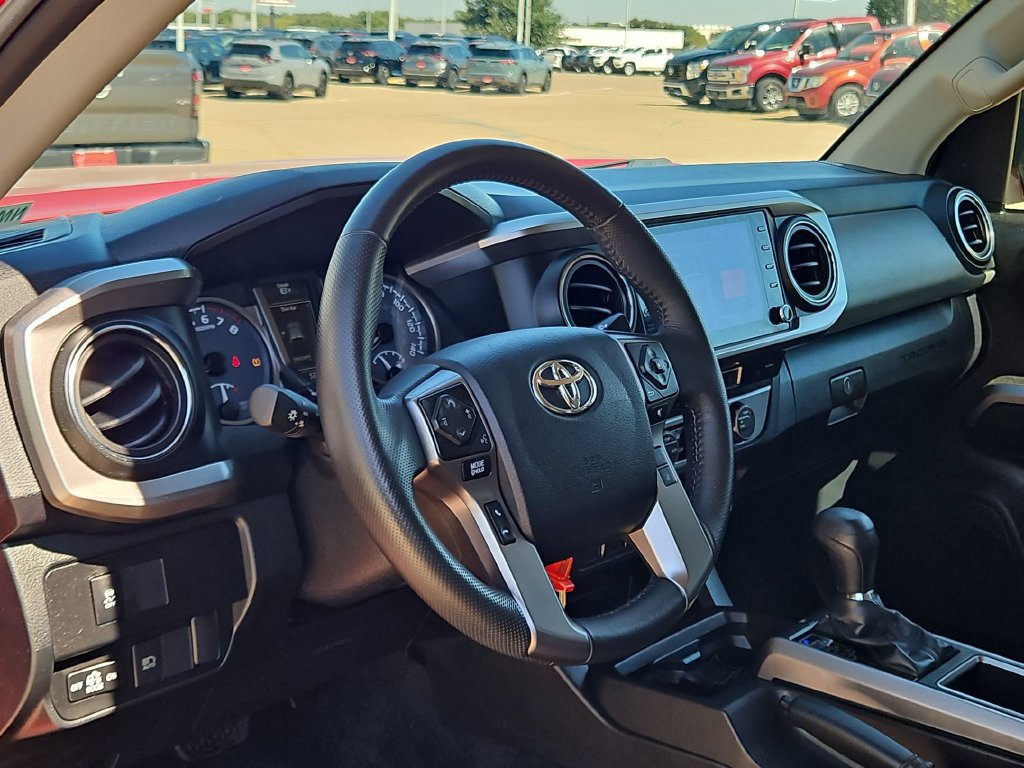 Used 2022 Toyota Tacoma SR5 RWD image 11