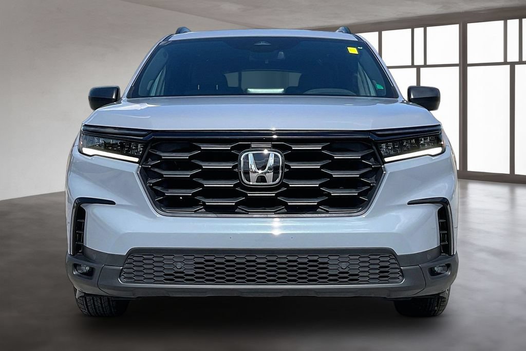 Certified 2025 Honda Pilot Sport image 2