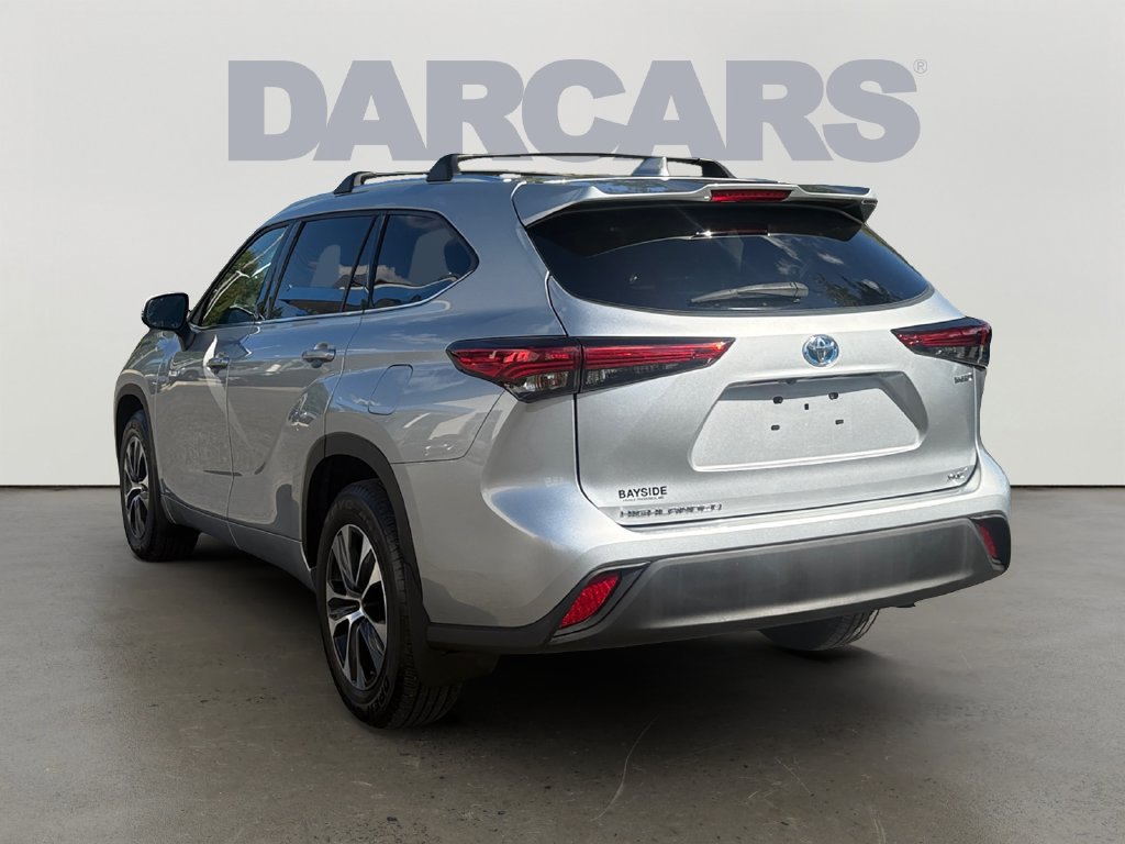 Used 2021 Toyota Highlander XLE AWD/4WD image 5