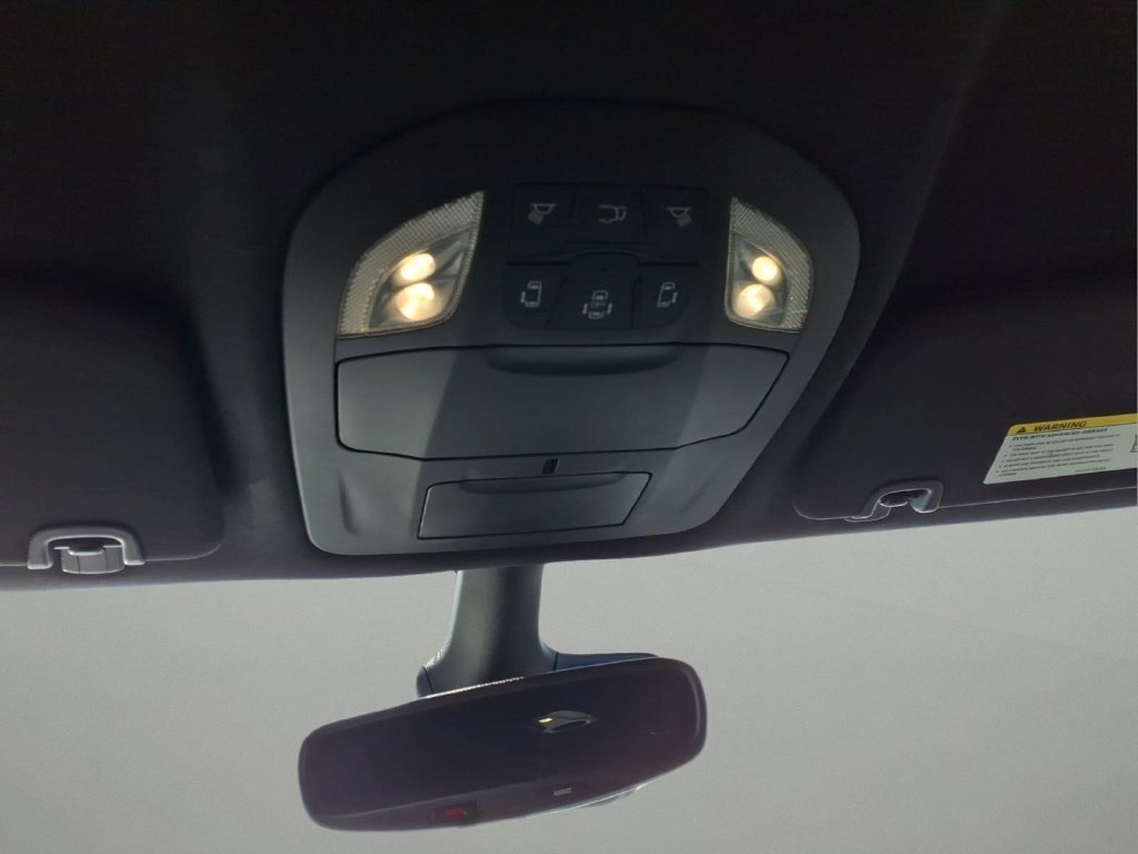 Used 2025 Chrysler Pacifica Select FWD image 24