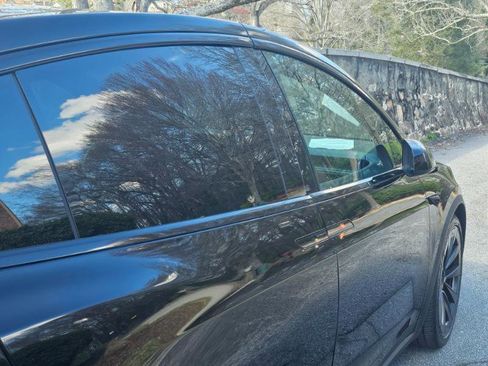 Used 2023 Tesla Model X Plaid image 21