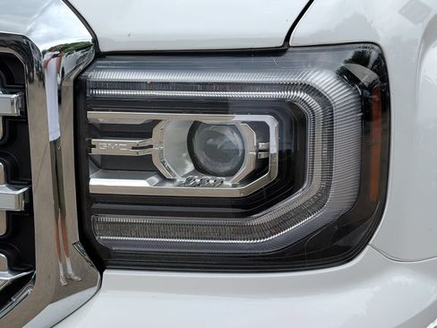 Used 2018 GMC Sierra 1500 SLT AWD/4WD image 43