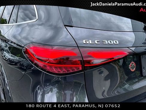 Used 2023 Mercedes-Benz GLC 300 4MATIC image 23