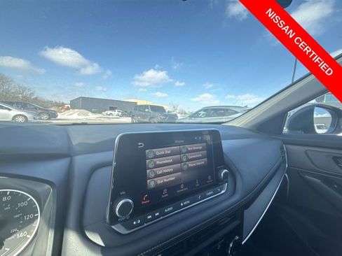 Used 2025 Nissan Rogue S AWD/4WD image 16