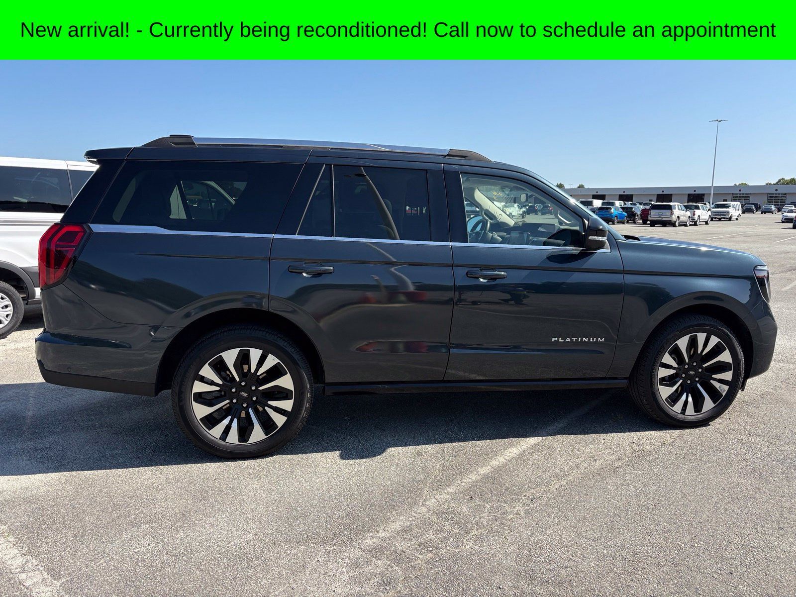 Used 2025 Ford Expedition Platinum w/ Driver's Package AWD/4WD image 3