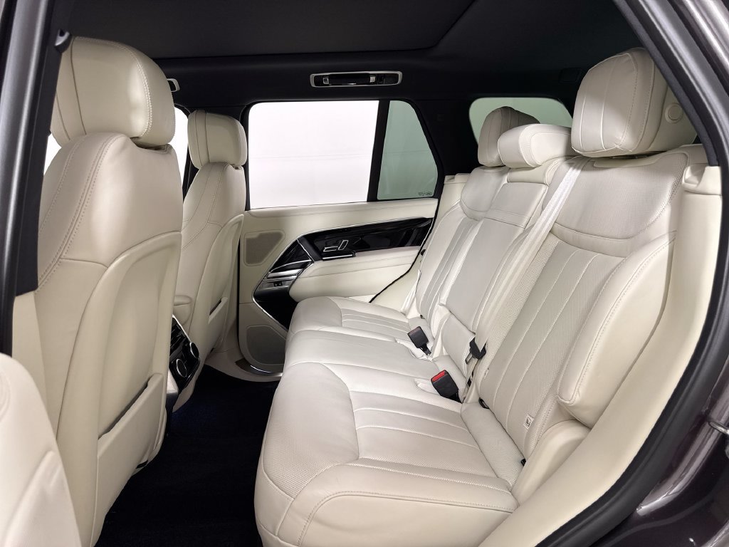 Used 2025 Land Rover Range Rover SE AWD/4WD image 21