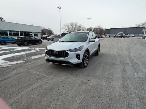 Used 2025 Ford Escape Platinum image 49