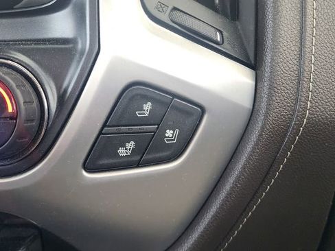 Used 2017 GMC Sierra 2500 SLT w/ Duramax Plus Package AWD/4WD image 30