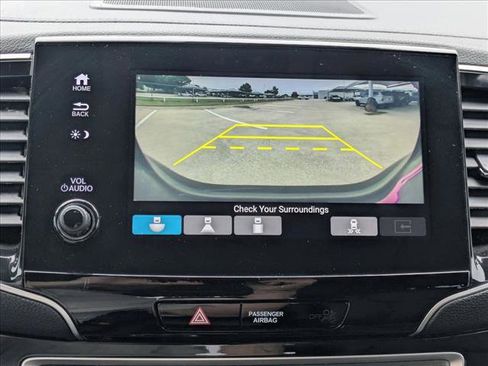 Used 2021 Honda Pilot Touring image 16