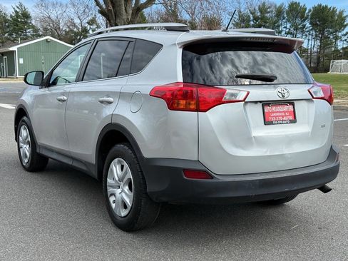 Used 2015 Toyota RAV4 LE image 9