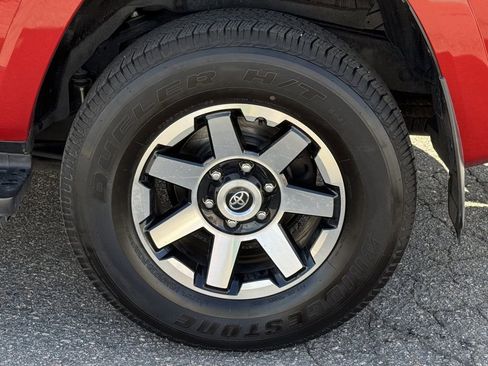 Used 2019 Toyota 4Runner TRD Off-Road image 12