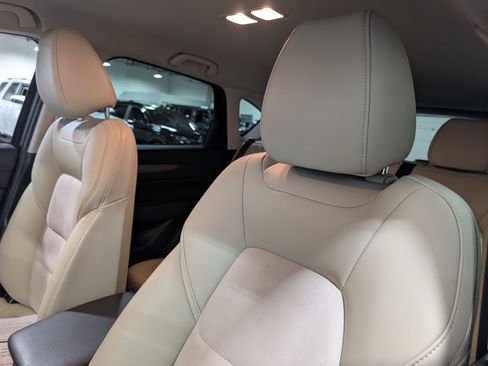 Used 2017 MAZDA CX-5 Touring image 11