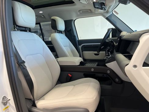 New 2024 Land Rover Defender 110 SE AWD/4WD image 17