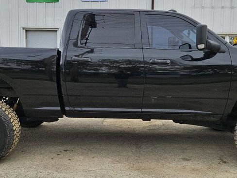 Used 2015 RAM 2500 Tradesman w/ Chrome Appearance Group AWD/4WD image 3
