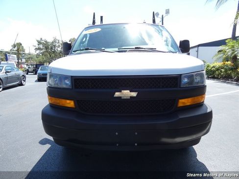 Used 2021 Chevrolet Express 2500 w/ Driver Convenience Package RWD image 4