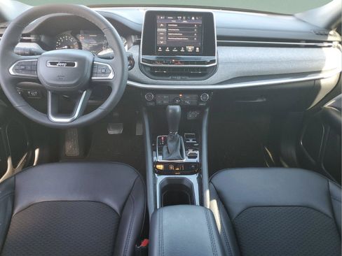 Used 2026 Jeep Compass Latitude AWD/4WD image 10