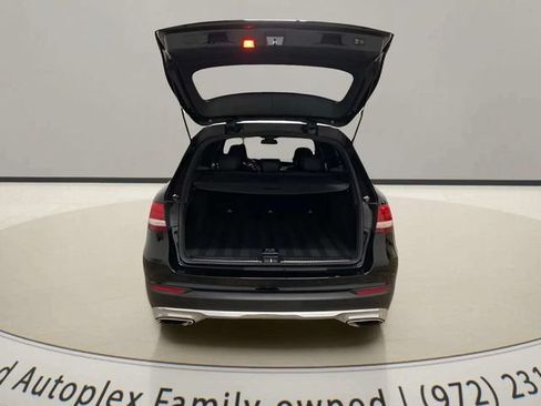 Used 2017 Mercedes-Benz GLC 300 4MATIC image 9