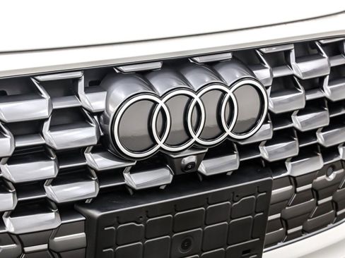 New 2025 Audi Q5 Prestige image 13