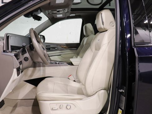 Certified 2022 Cadillac Escalade ESV Sport Platinum image 13