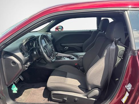 Used 2019 Dodge Challenger R/T RWD image 12