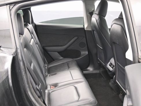 Used 2023 Tesla Model Y Long Range image 37