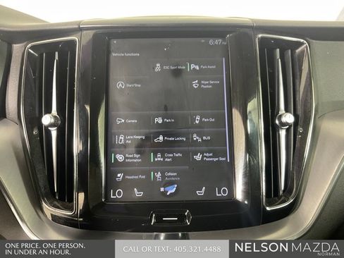 Used 2019 Volvo XC60 T5 Momentum w/ Premium Package FWD image 33