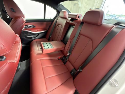 Certified 2025 BMW 330i Sedan image 27