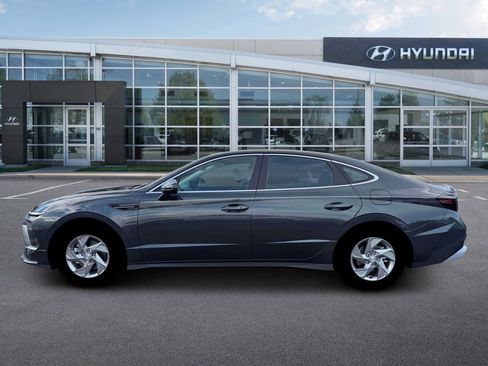 New 2026 Hyundai Sonata SE FWD image 3