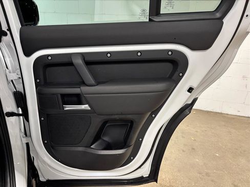 Used 2025 Land Rover Defender 110 S image 41