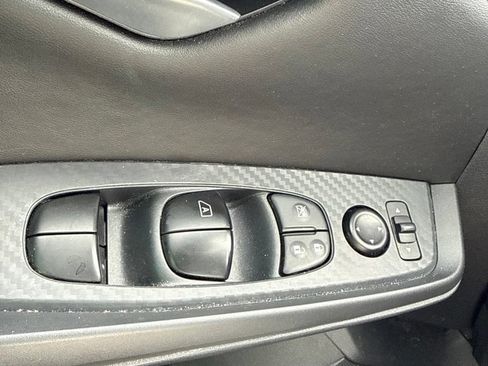 Used 2025 Nissan Sentra SV FWD image 10