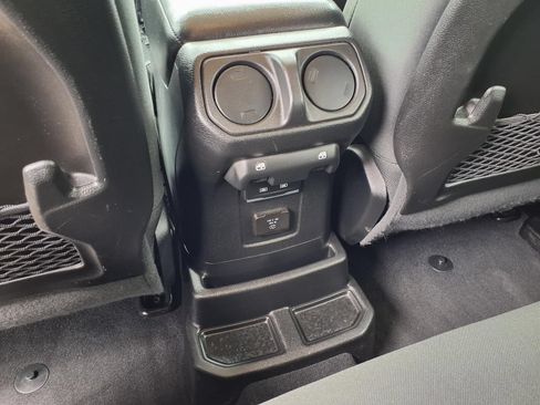 Used 2024 Jeep Wrangler Unlimited Rubicon 4xe AWD/4WD image 12
