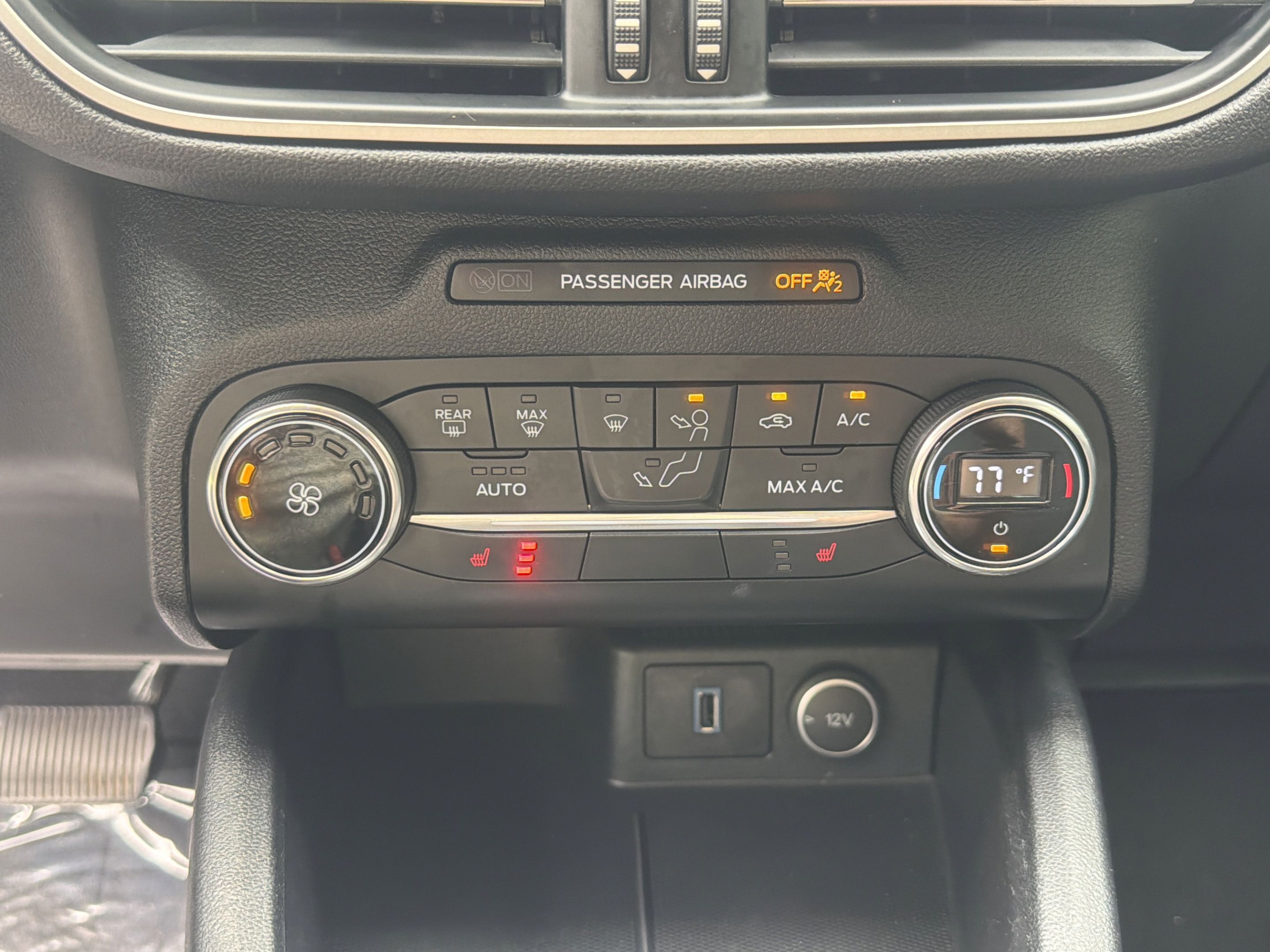 Used 2020 Ford Escape SE FWD image 15